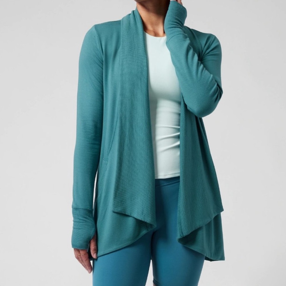 Athleta pranayama wrap, size medium